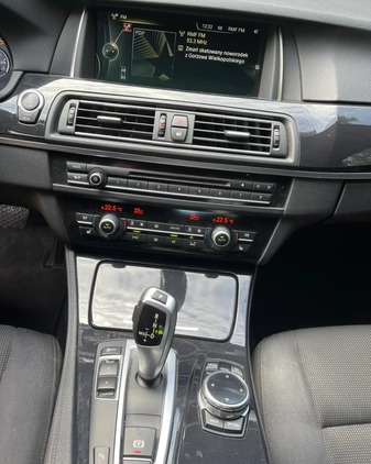 BMW Seria 5 cena 59500 przebieg: 275487, rok produkcji 2014 z Toruń małe 232